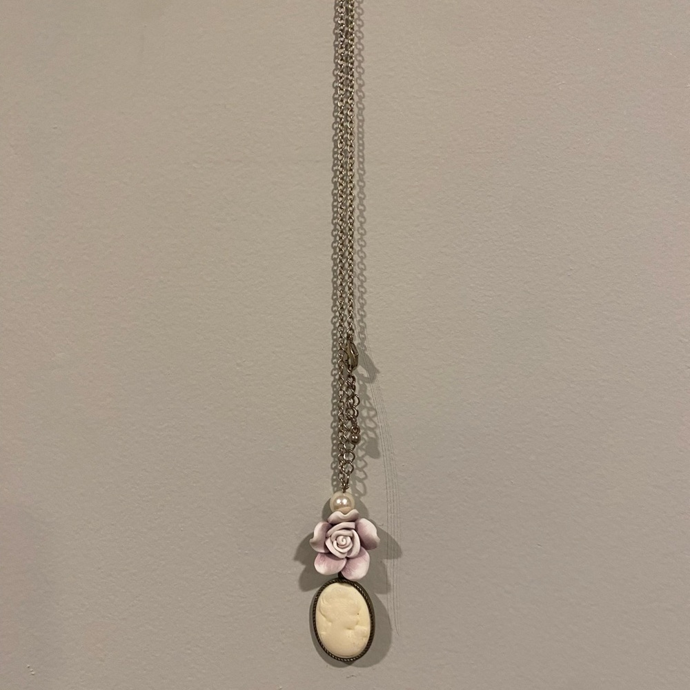 Elegant Silver and Pink Rose Pendant Necklace